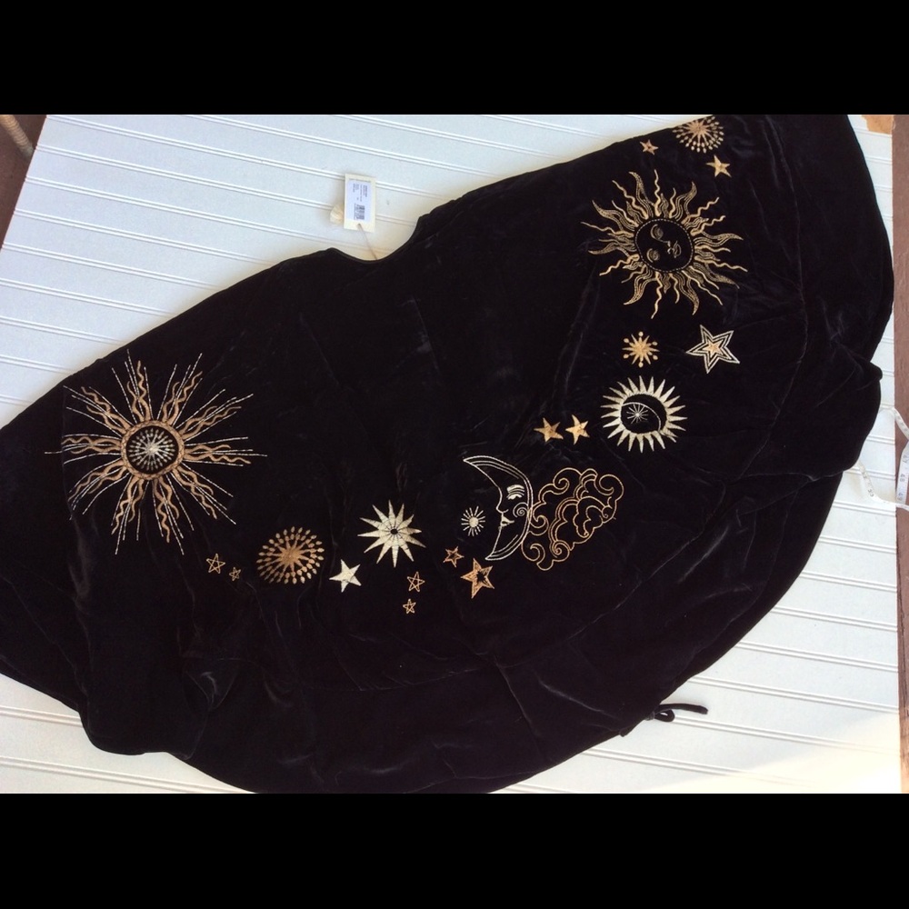 NWT Johnny Was Lunata Christmas Tree Skirt🎄🌙🌟💫✨ - Picture 10 of 16